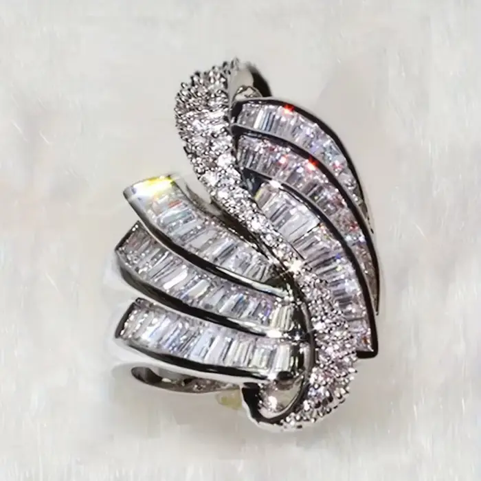 Bague vintage en or blanc 14 carats avec diamant de laboratoire
