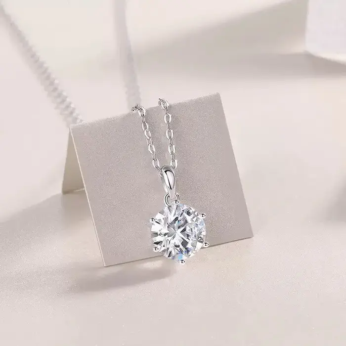 NANA VIVI Collier élégant et scintillant pour femme, accessoire de bijouterie