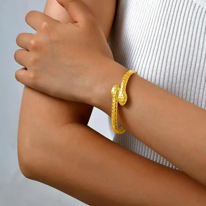 Bracelet trombone rectangulaire étanche pour femme