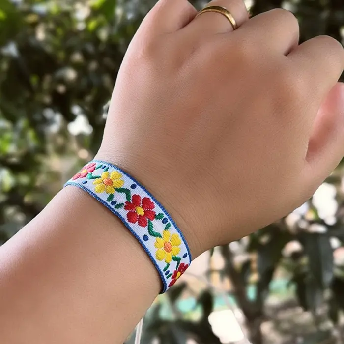 Bracelet brodé Boho Harvey Flower