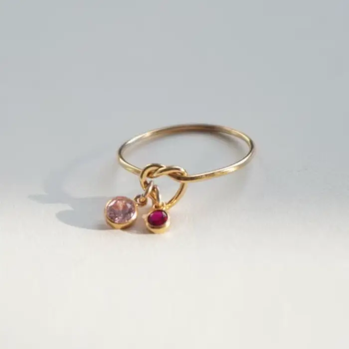 Bague en or 14 carats plaqué or sertie de diamant violet pour femmes, alliance romantique et élégante pour les occasions spéciales