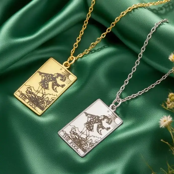 Collier de Cartes de Tarot Dawapara pour Femme, Amulette de Richesse en Acier Inoxydable, Bijoux Ésotériques pour Occasions Spéciales
