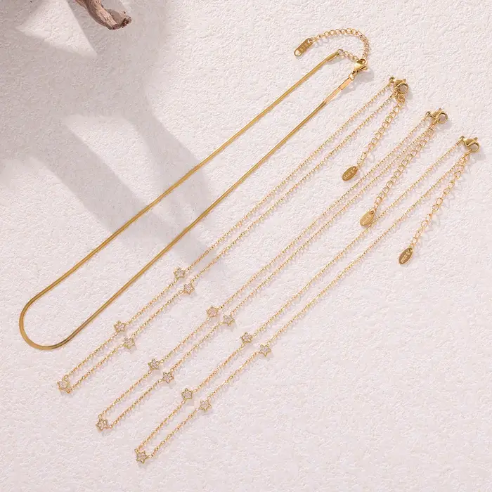 Collier étoile tendance en acier inoxydable pour femmes