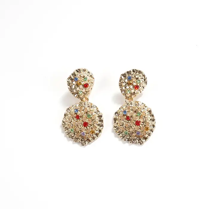 Boucles d'oreilles à plusieurs niveaux en or martelé avec accents de strass multicolores, bijoux sta