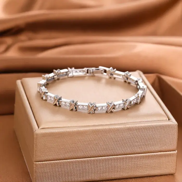 Bracelet à breloques réglable