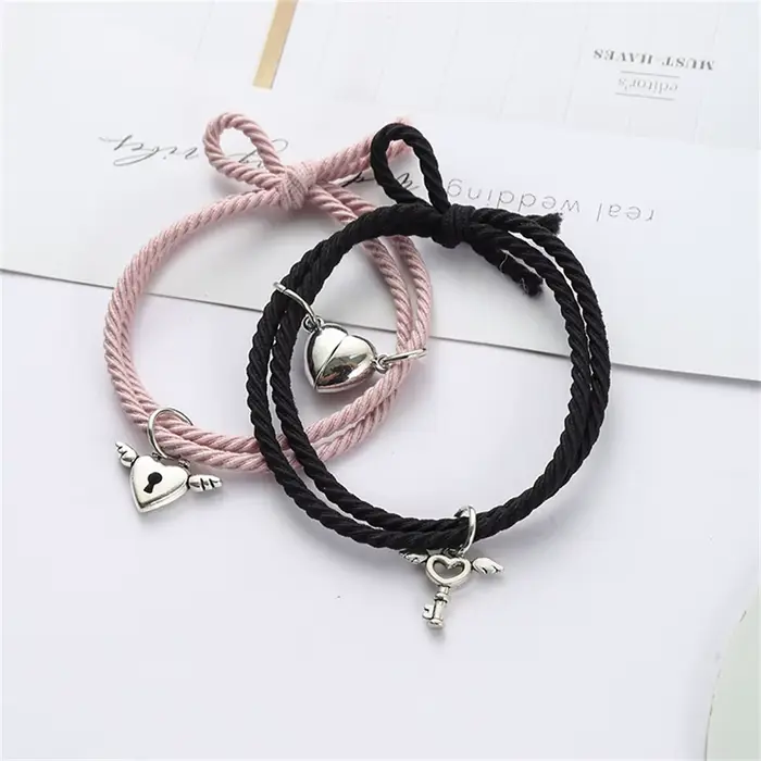 Bracelets magnétiques en forme de cœur pour hommes et femmes, bijoux en ULtressée réglable, cadeau amoureux, 1 paire