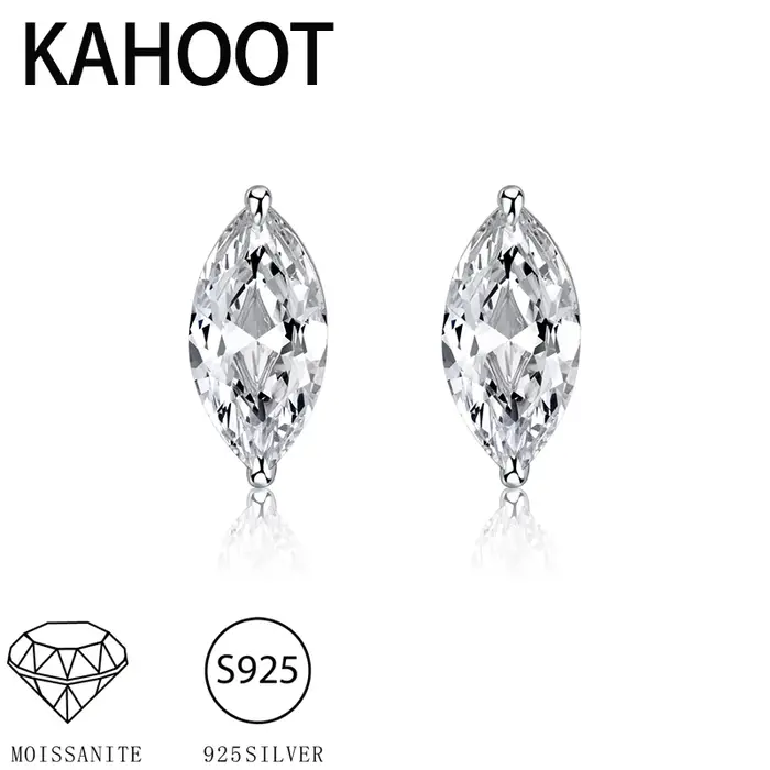 Une paire de boucles d'oreilles pour couple homme et femme en argent 925 avec moissanite marquise 1 carat