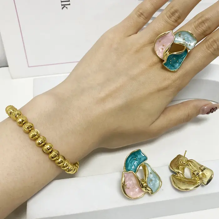 Boucles d'oreilles colorées, bague couleur or, bracelet pour femmes, ensemble de bijoux tendance du 