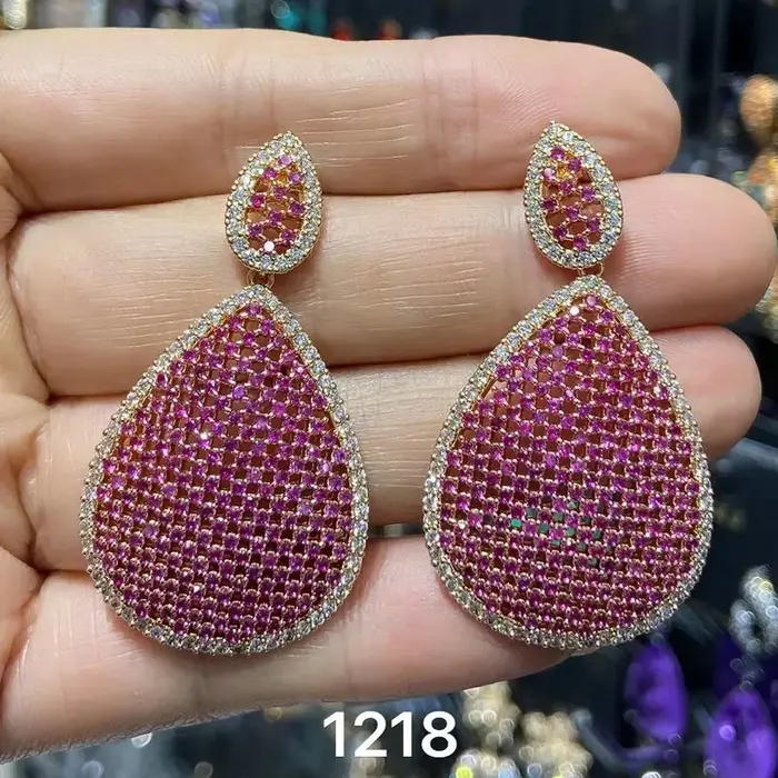 Boucle d'Oreille Ovale en Zircone Bleu Royal Élégante avec Motif Végétal pour Femme Occasions Spéciales