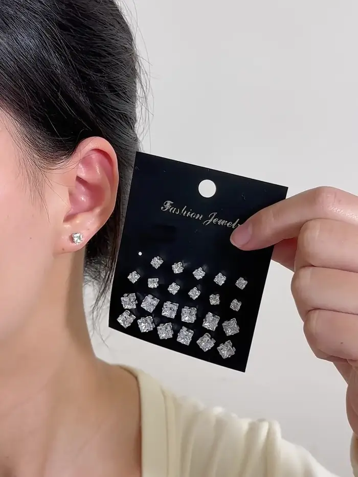 Ensemble de base de clous d'oreilles géométriques en forme de cœur