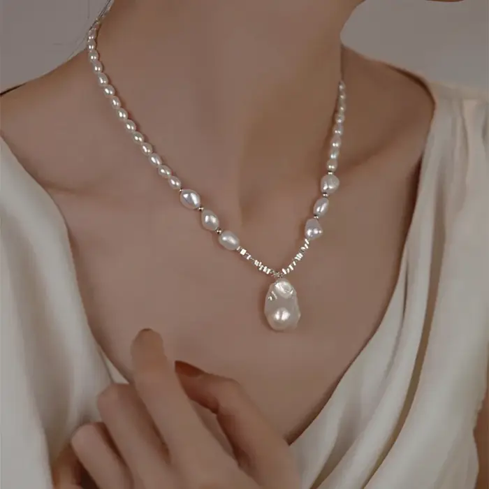 Collier de perles baroques élégant pour femmes pendentif rétro en forme de goutte d'eau cadeau de Saint Valentin chaîne de cou luxueuseTracker d'humeur imitation plaqué argent rhodium ou couleur or jaune clair