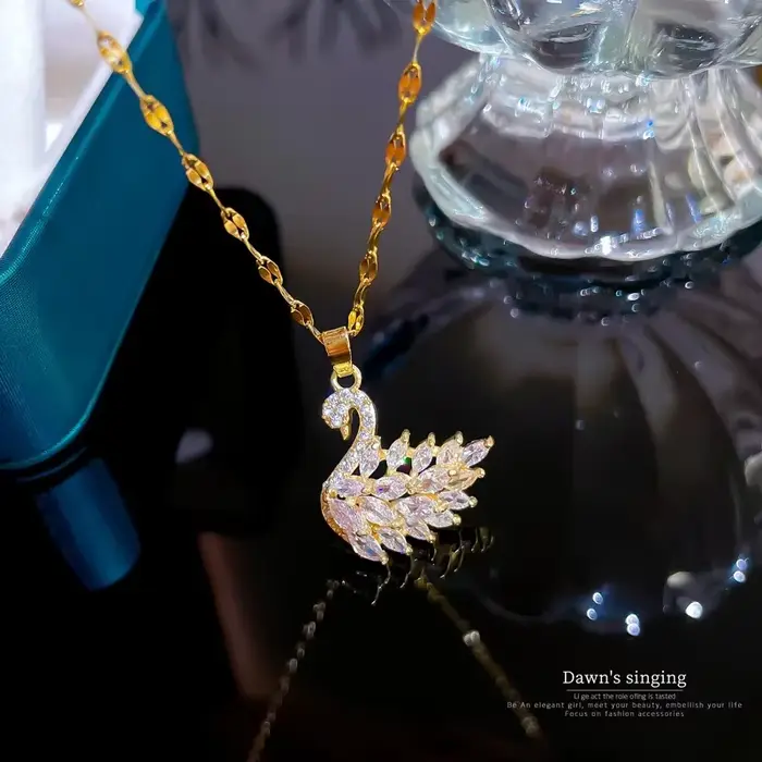 Collier pendentif en cristal de dessin animé pour femme, acier inoxydable, breloque, document doré, 