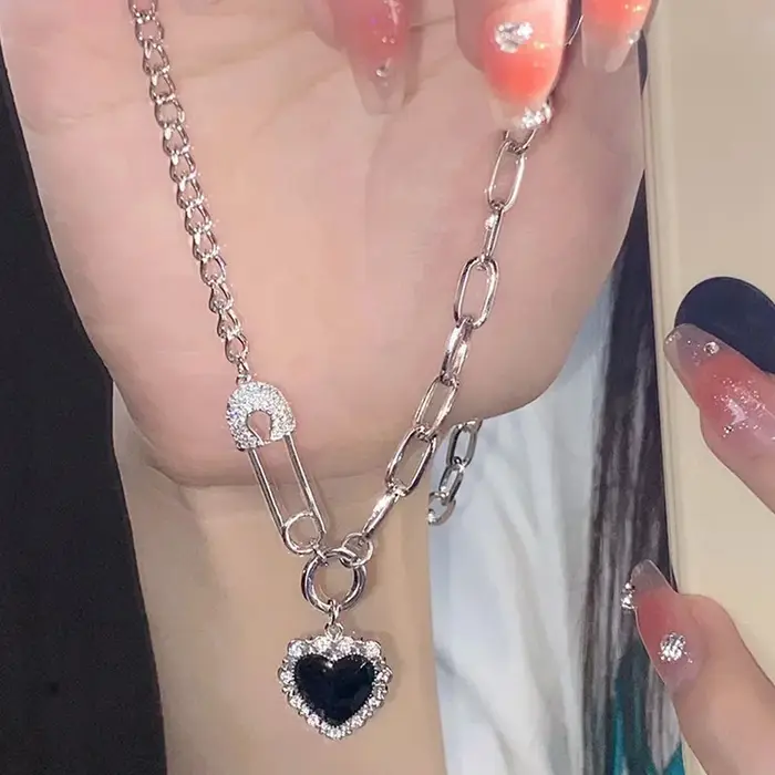 Collier petit cœur pour femmes