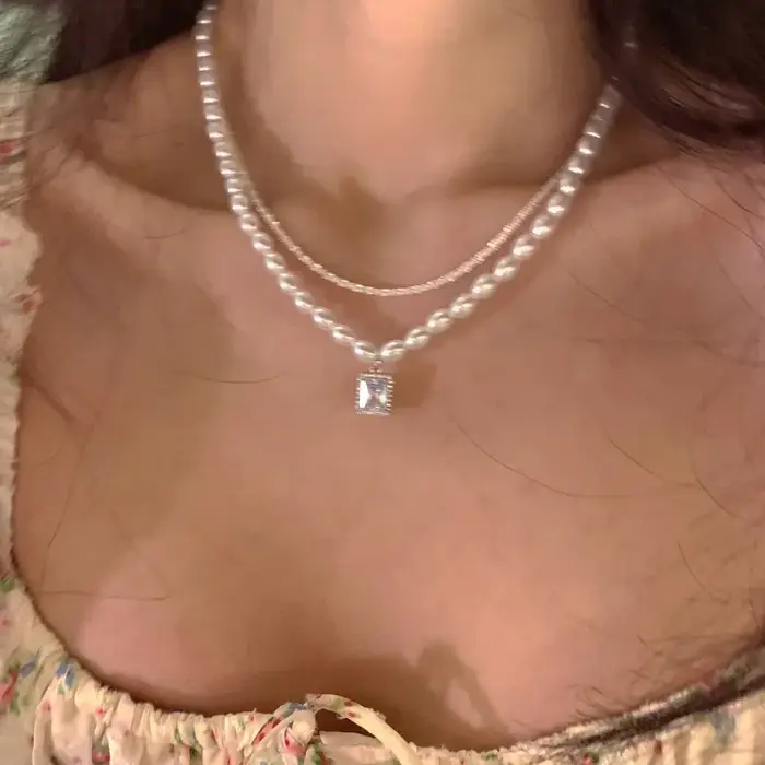 Collier de luxe élégant à double rang de perles pour femme