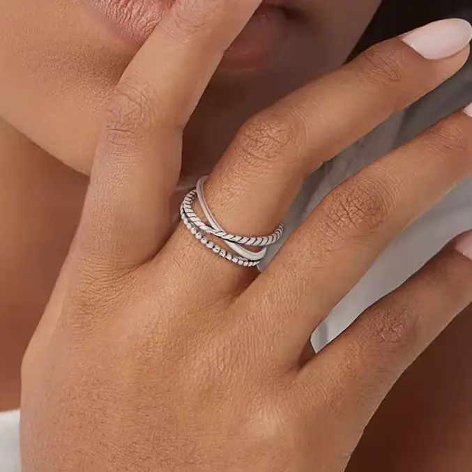 Bague en argent sterling 925 sertie de zirconium blanc élégante à offrir pour femme occasions spéciales anniversaire de mariage