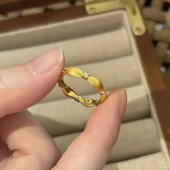 Classiques nouveau en diamant grain de riz brossé bague anneaux pour femmes léger luxe charme ouvert anneau fête de mariage bijoux fins