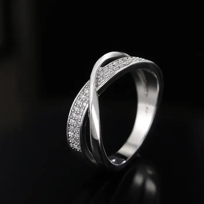 Bague croix en argent regardé 925 sertie de zirconium blanc et autres pierres précieuses pour femmes, idéale pour les occasions spéciales comme l'anniversaire, la Saint-Valentin, Pâques et la fête des mères