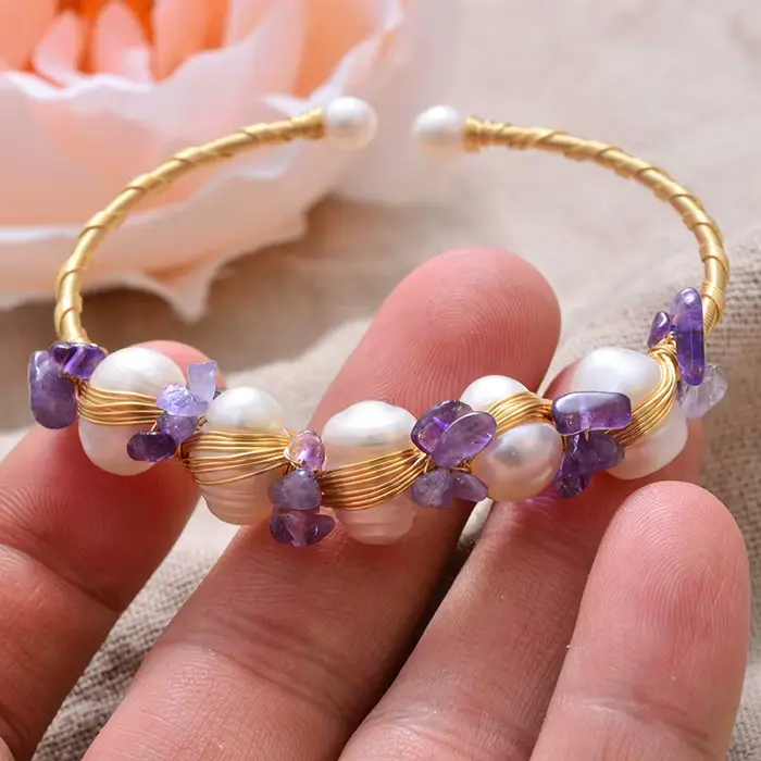 Bracelet en perles d'eau douce 100% naturelles et cristal violet