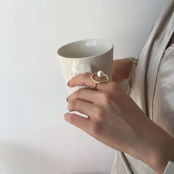 Bague de cocktail en perles vintage plaquées or 18 carats pour femmes élégantes et occasions festives modernes