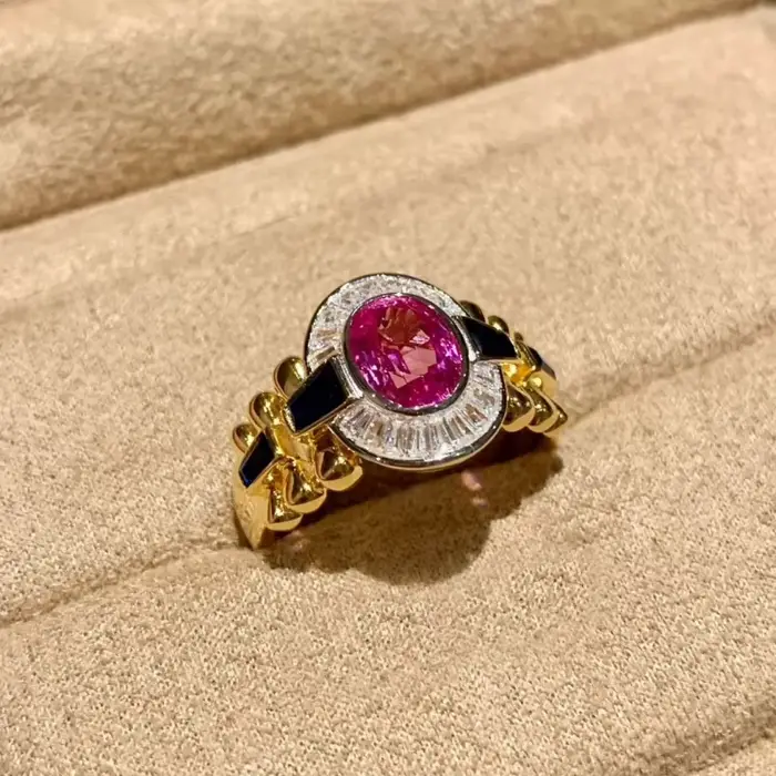 Bague vintage en corindon rouge