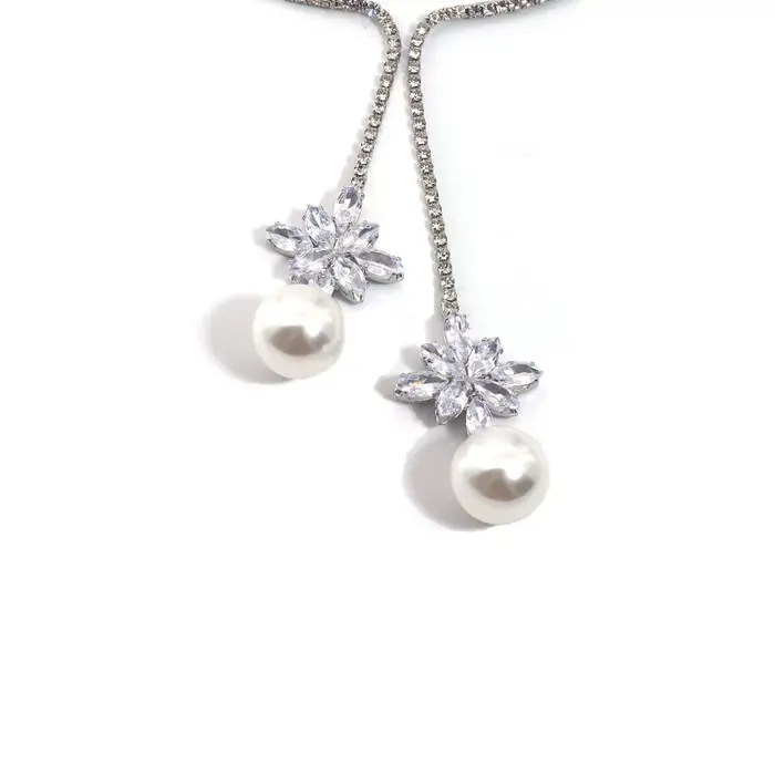 Collier de perles de diamant ouvert à la mode pour femmes, chaîne de clavicule légère en zircone de luxe, bijoux polyvalents au Design géométrique