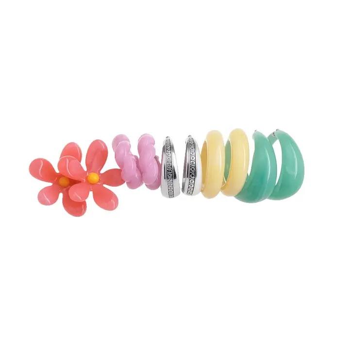 Ensemble de boucles d'oreilles géométriques en résine en forme de C
