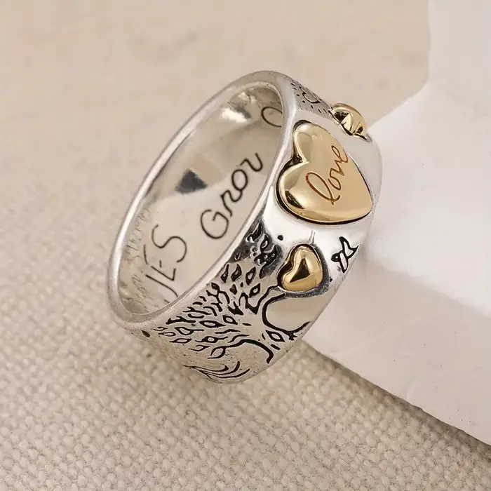Bague artisanale sculptée motif cœur