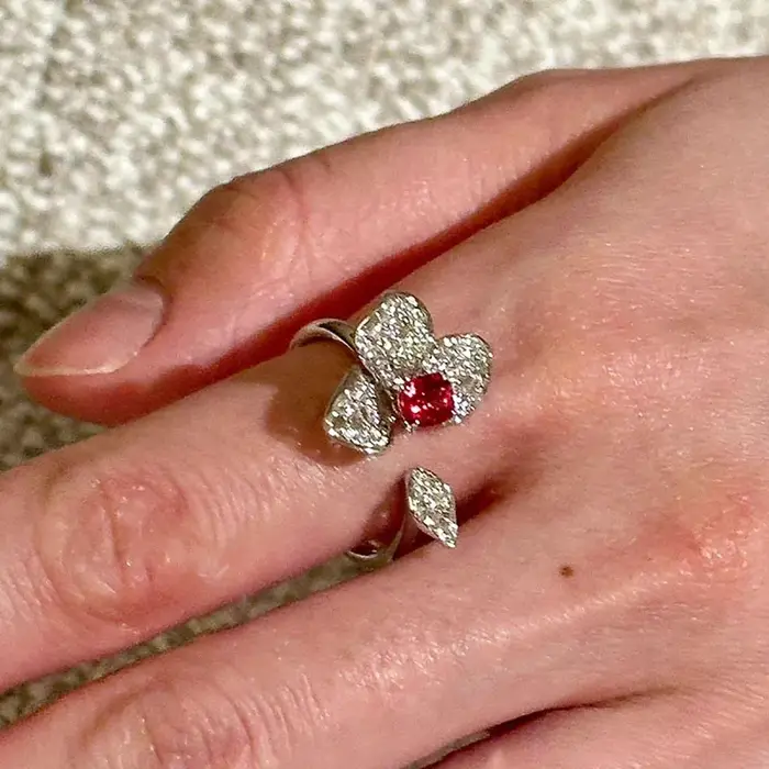 Bague de luxe légère en diamant scintillant