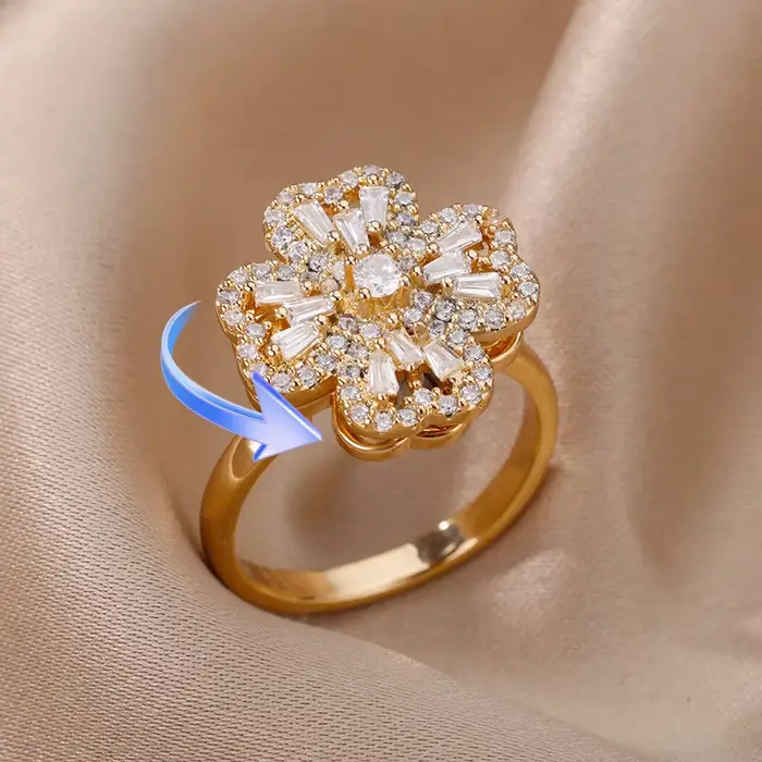 Bague d'anxiété rotative pour femmes avec quatre trèfles en zircone cubique plaquée or 18 carats pour réduire le stress et symboliser la chance occassions spéciales