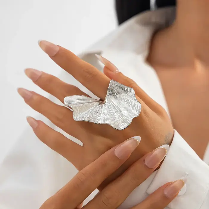Anneaux de cuir chevelu Ginkgo irréguliers en métal pour femmes