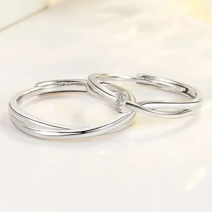 Charmant anneau Möbius en argent sterling 925 pour hommes et femmes