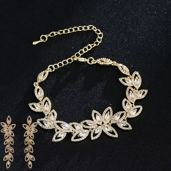 SUGO – ensemble de boucles d'oreilles en zircone pour femme, bijoux de luxe, brillant, exquis, fleur, haute qualité, élégant, de dîner, nouvelle mode