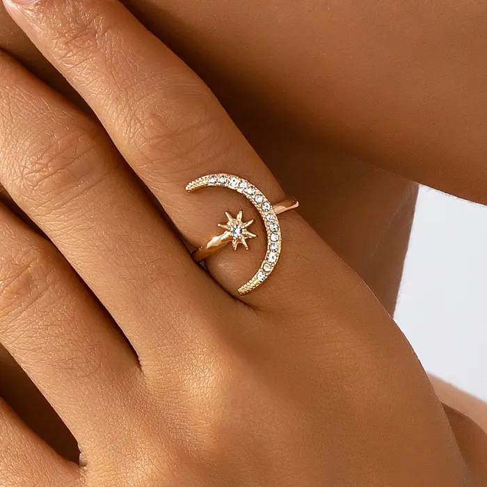 Bague Étoile et Lune pour Femmes, Alliance de Mariage avec Ouverture à Taille Réglable, Adaptée au Port Quotidien et aux Cérémonies Spéciales