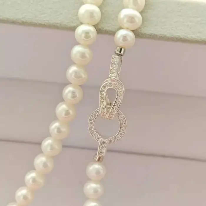 Collier de perles classique