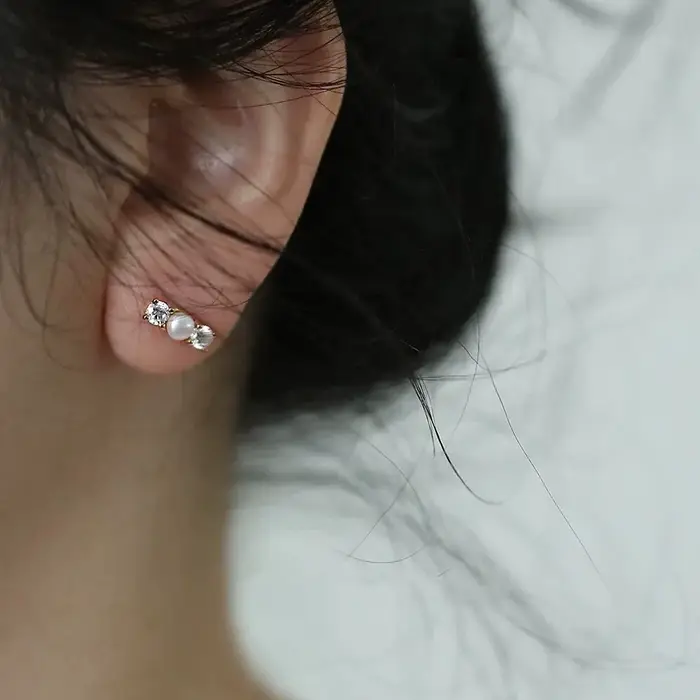 Clous d'oreilles délicats en argent Sterling 925 avec perle et Zircon