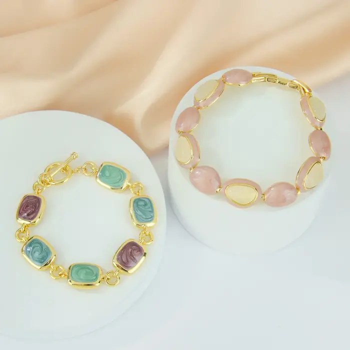 Bracelet en cristal et or 14 carats avec motifs résine colorés bohèmes pour femmes occasions spéciales soirée gala Saint Valentin
