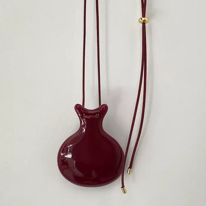 Collier pendentif en résine colorée personnalité à la mode chaîne de pull ronde géométrique corde dé