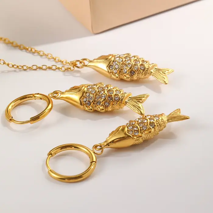La. Muses – collier de luxe en zircone cubique scintillante pour femmes, pendentif petit poisson, en acier inoxydable, à la mode, bijoux étanches, cadeaux
