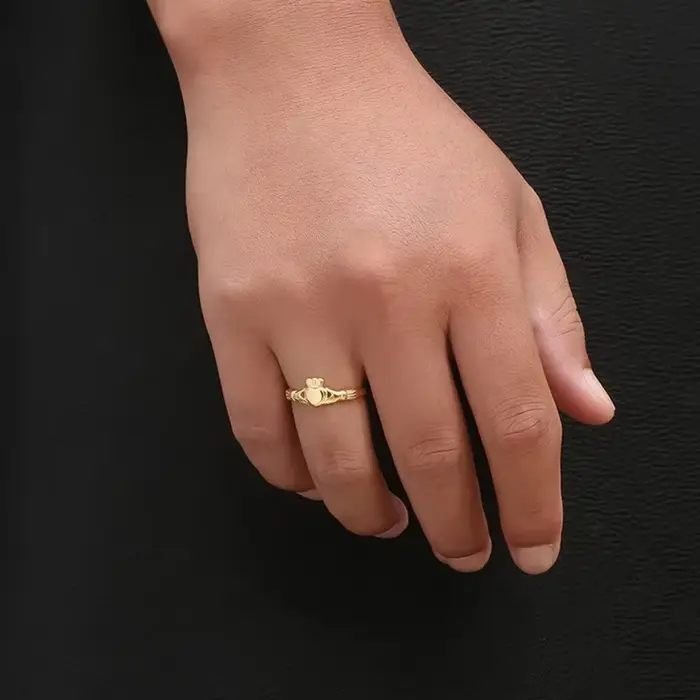Bague Claddagh irlandaise en acier inoxydable