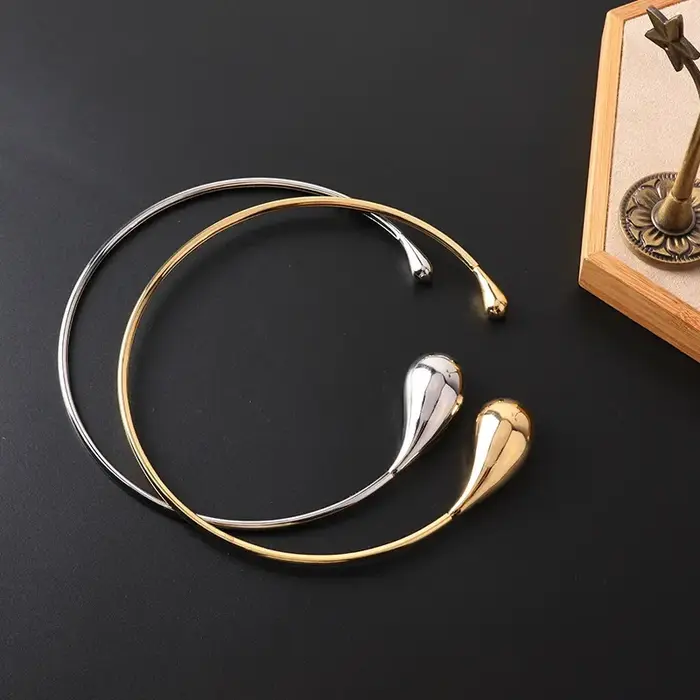 Collier ouvert à goutte froide pour femmes