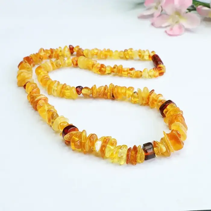 Collier multi-trésors en ambre naturel
