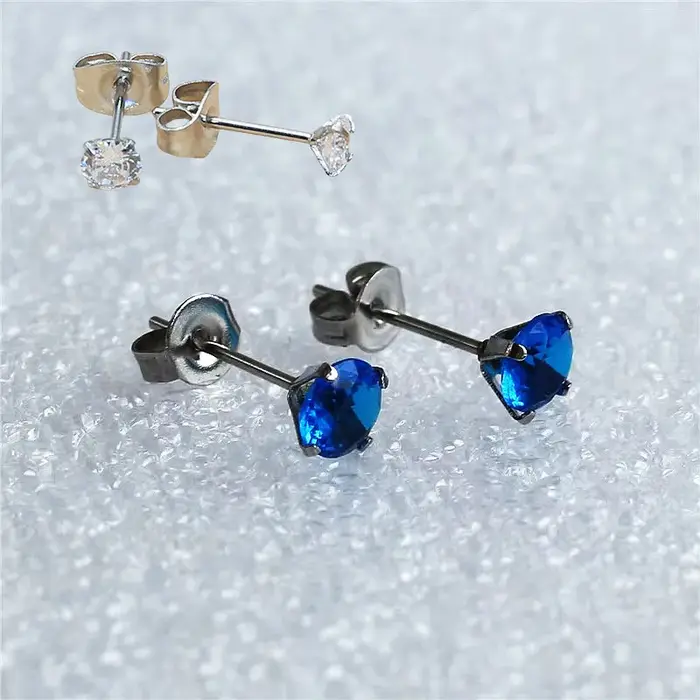 Boucles d'oreilles clous en zircon bleu roi