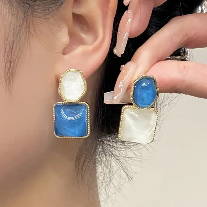 Boucles d'oreilles pendantes carrées violettes en résine pour femmes
