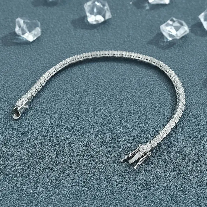 Bracelet de tennis en argent regardé 1.2 Moisssanite pour femme