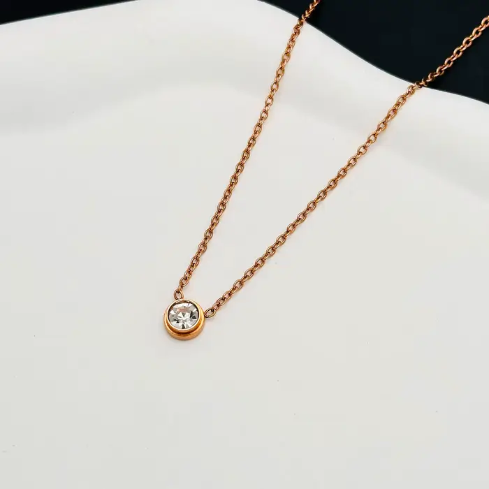 Mini collier pendentif en acier et cristal pour femmes, breloque classique en Zircon, chaîne de clav