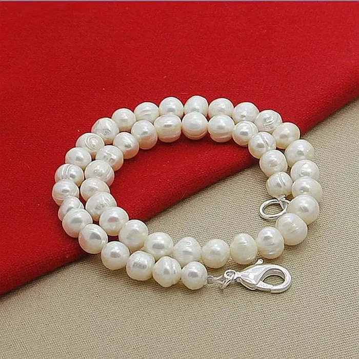 Collier de perles longues de haute qualité