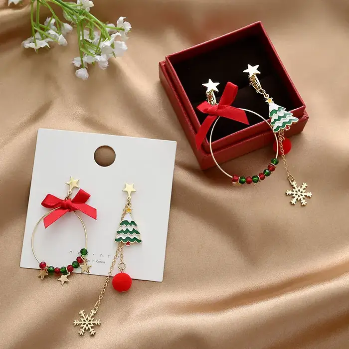 Boucles d'oreilles de noël asymétriques pour femmes