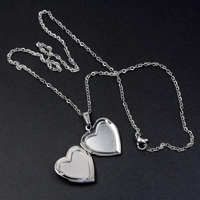 Pendentif médaillon en forme de cœur bijou d'amour cadre photo boîte ras du cou bijoux romantiques pour femmes et hommes occasions spéciales
