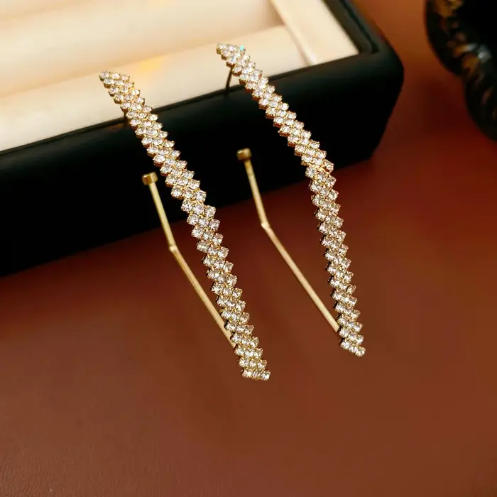 DREJEW exquis incrusté strass boucle d'oreille pour les femmes léger luxe haut de gamme polyvalent boucles d'oreilles élégant bijoux élégants
