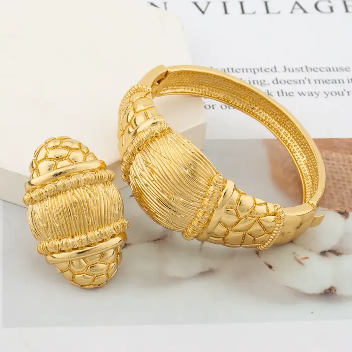 Parure de bijoux de mariée pour femme : boucles d'oreilles pendantes, collier avec pendentif, bracel